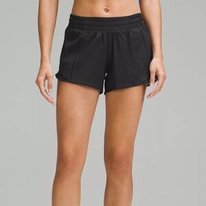 lululemon 4’ low rise hotty hot shorts in camel black
